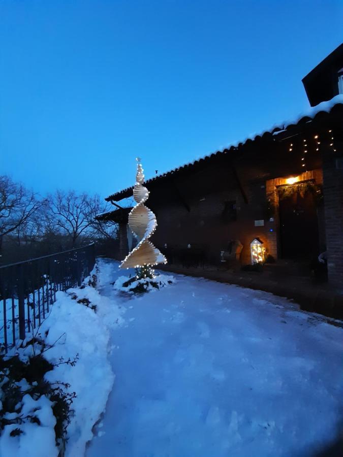 Tenuta Degli Angeli Rossi アスティ エクステリア 写真