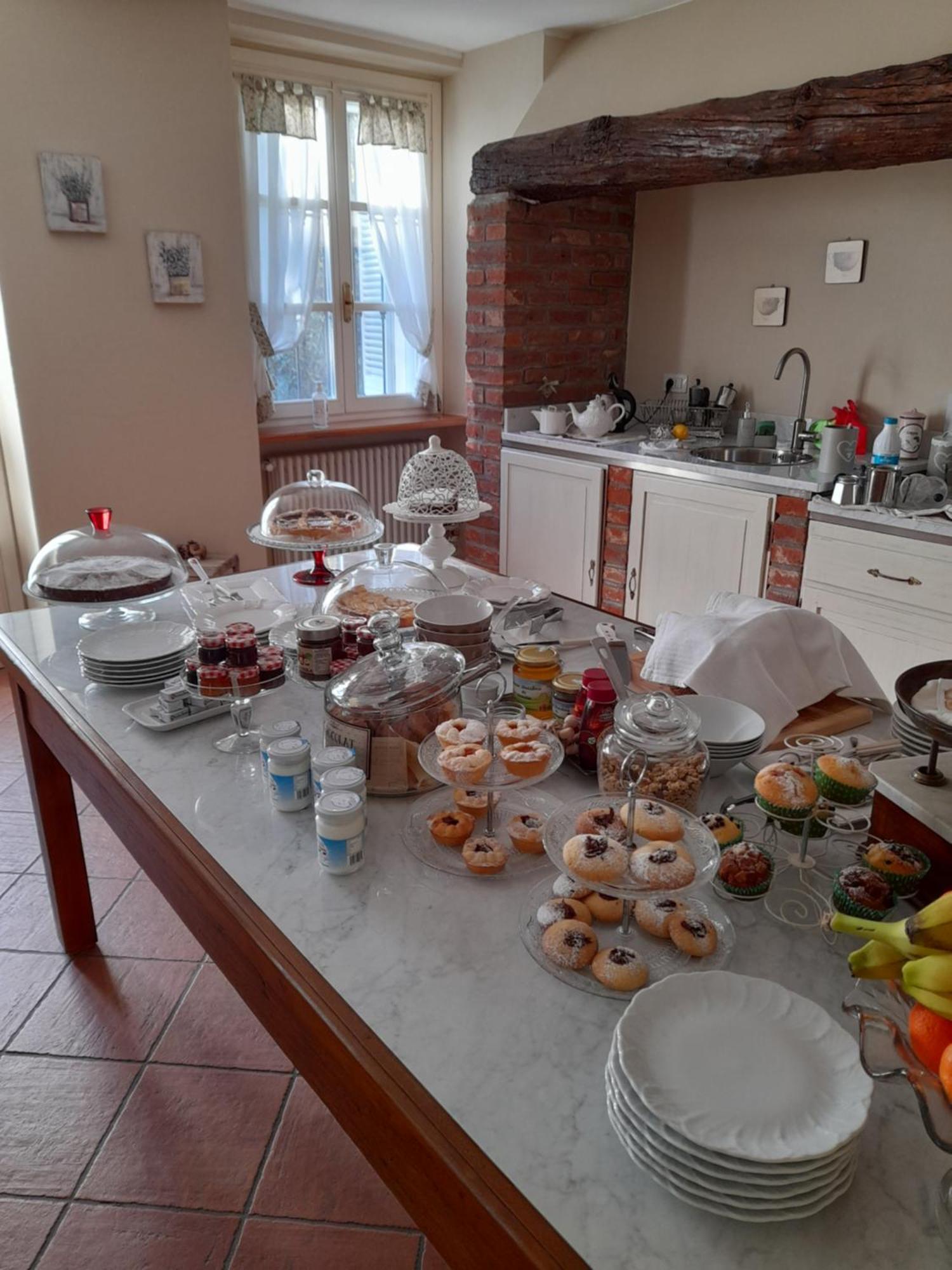 Tenuta Degli Angeli Rossi アスティ 部屋 写真