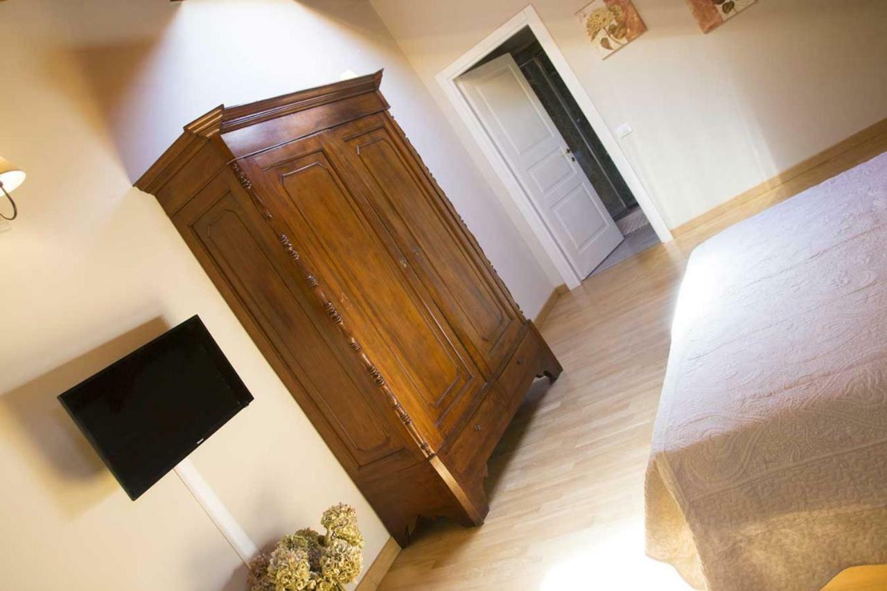 Tenuta Degli Angeli Rossi アスティ エクステリア 写真