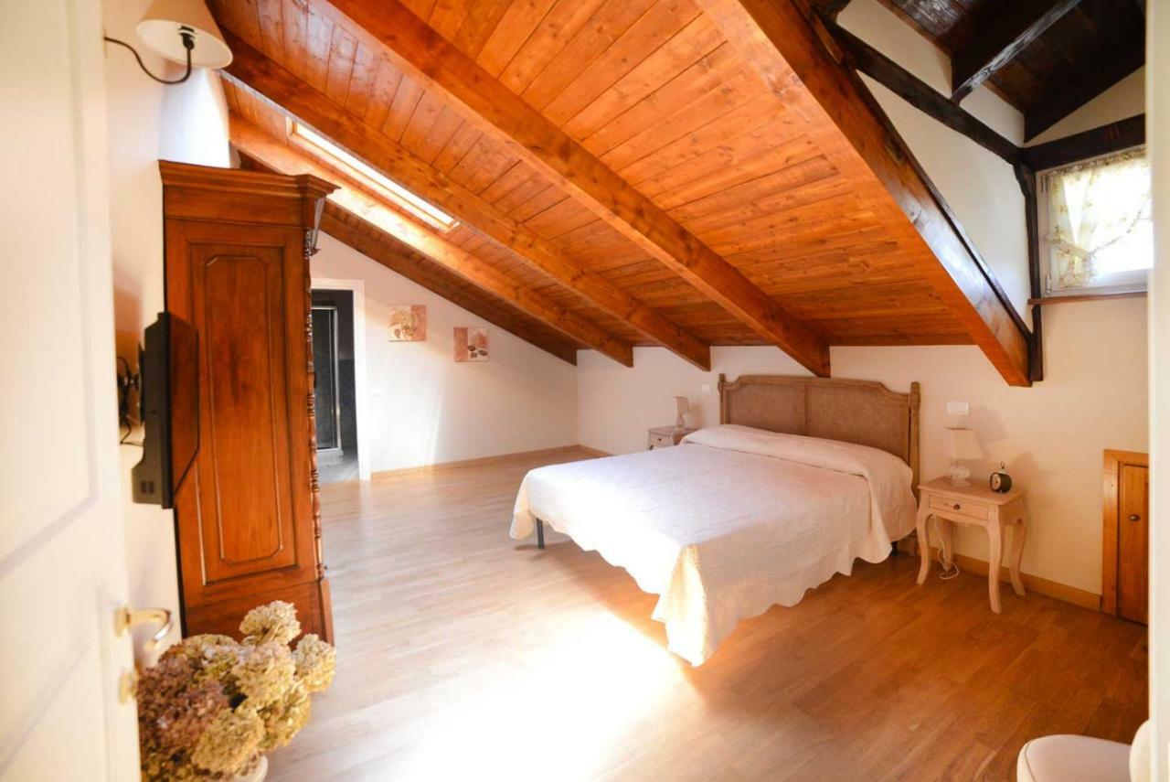 Tenuta Degli Angeli Rossi アスティ エクステリア 写真