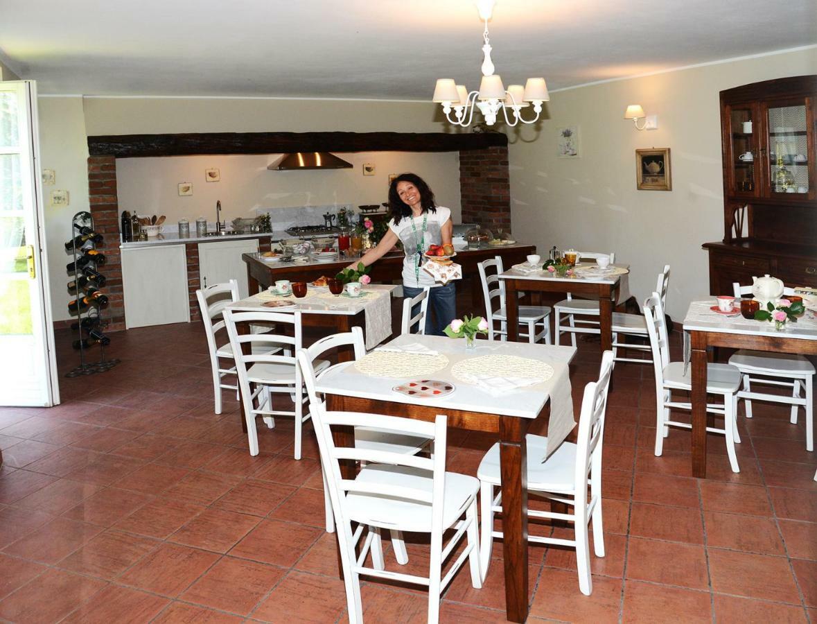 Tenuta Degli Angeli Rossi アスティ エクステリア 写真